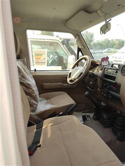 تويوتا لاند كروزر 70 بيك اب